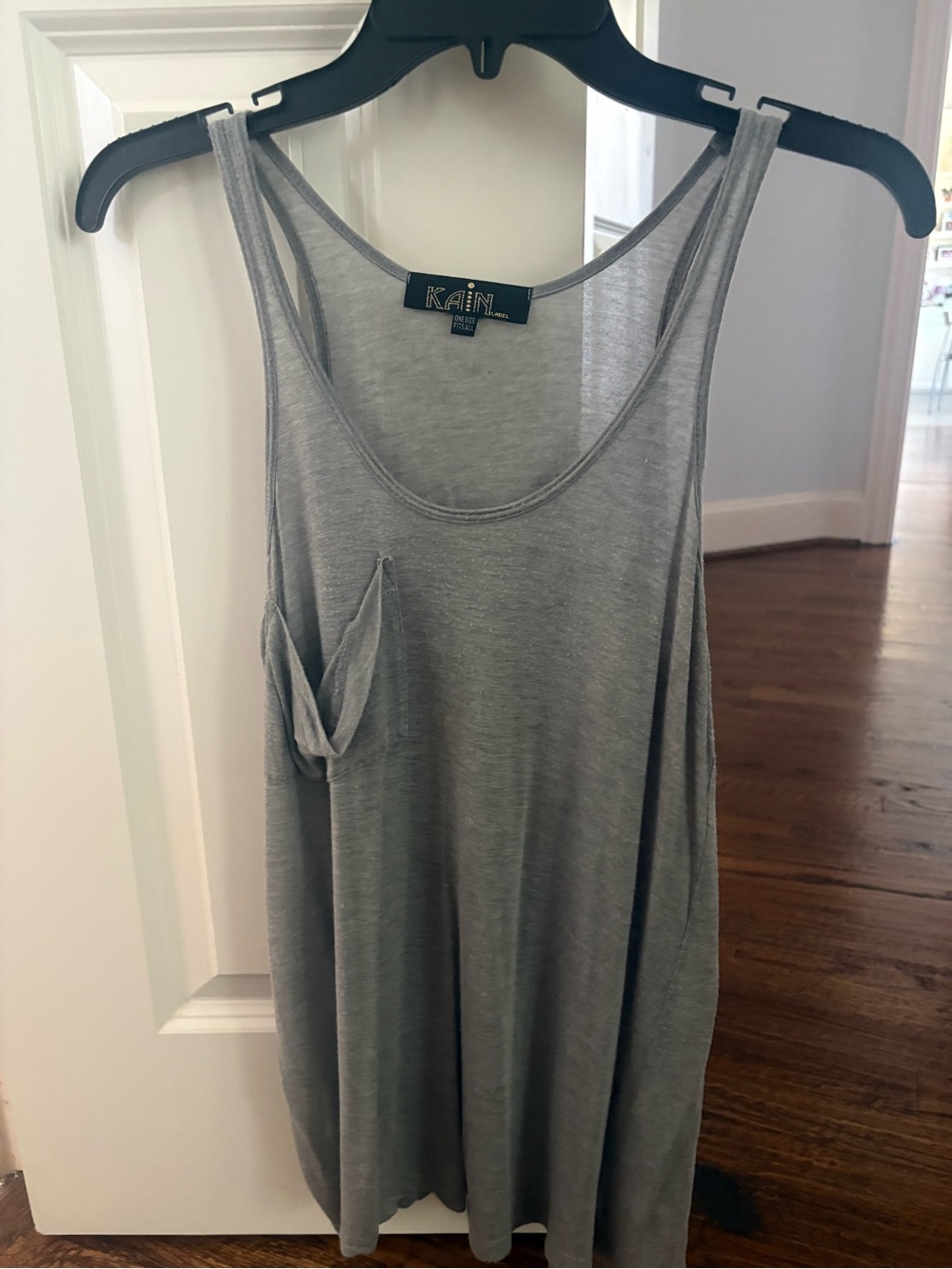 Kain Scoop Neck Gray Tank Top with Side Pocket